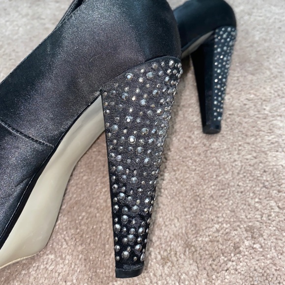 High Heels - Picture 3 of 4